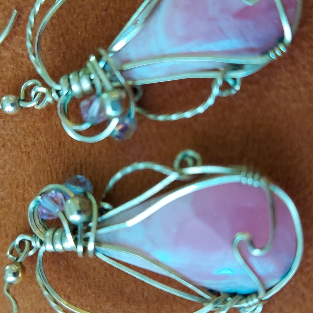 Gold dangle earrings - Picture 2 of 2
